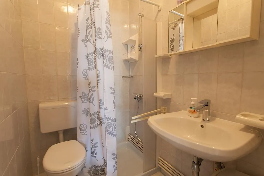 Apartment Apartman Kondic Omisalj